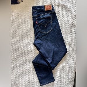 NWOT Levi Skinny Dark Blue Jeans, Size 31
